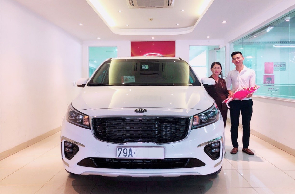 kia sedona moi lap ky luc doanh so chi sau mot thang ra mat