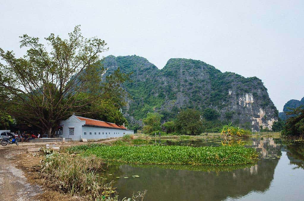 tam coc tuyet dep trong ong kinh du khach nuoc ngoai den viet nam