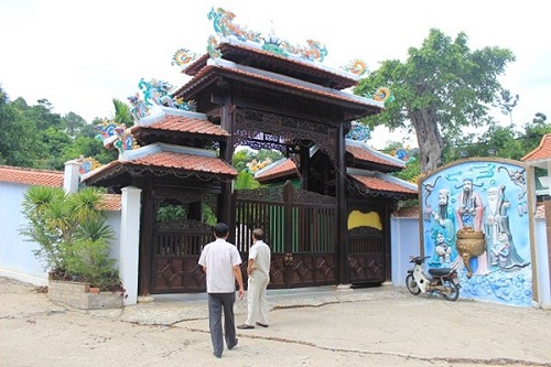 thao do biet phu trai phep tren nui hai van truoc 422016