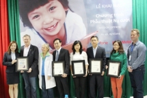 doi ngoai nhan dan chu dong tham gia bao dam quyen con nguoi