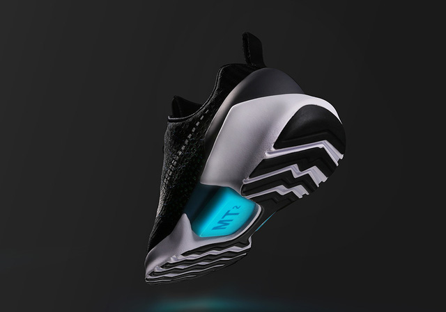 nong nhung hinh anh dap hop dau tien ve doi giay tu that day nike hyperadapt 10