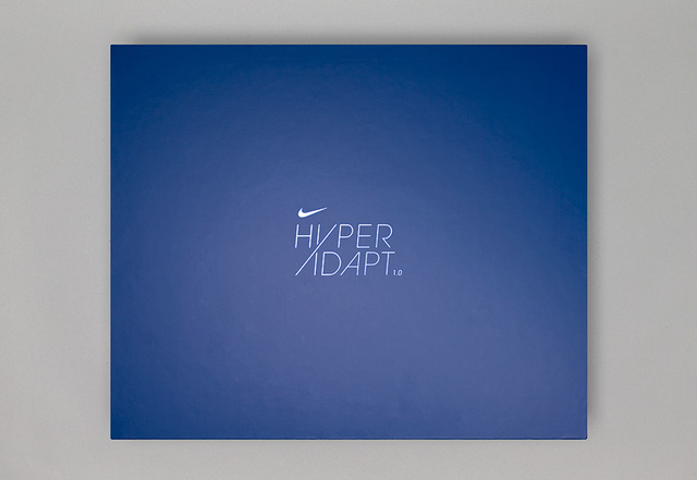 nong nhung hinh anh dap hop dau tien ve doi giay tu that day nike hyperadapt 10