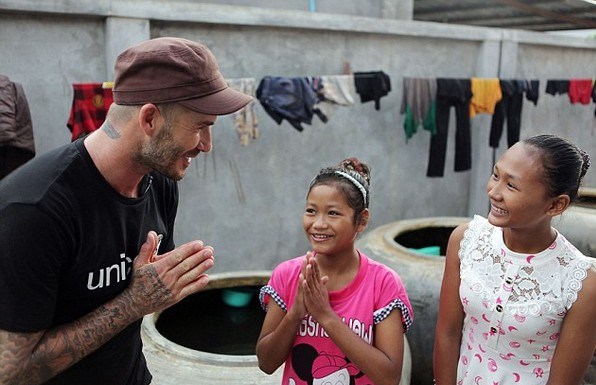 dai su thien chi unicef david beckham keu goi cham dut bao luc voi tre em