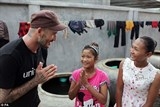 dai su thien chi unicef david beckham keu goi cham dut bao luc voi tre em