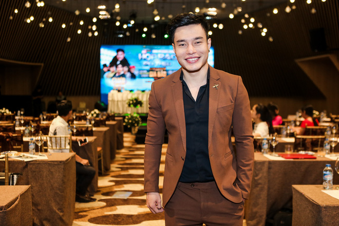 gia bao mang dam vinh hung len san khau cho ngoc trinh ham hai