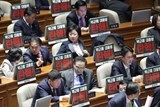 vu luan toi tong thong cuu co van ve nga cua ong trump ra lam chung