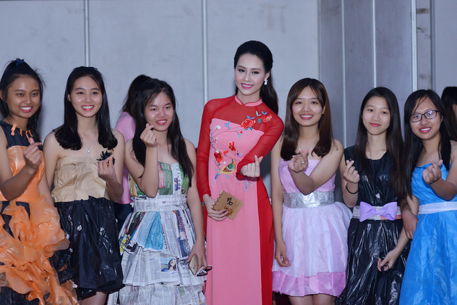 hoa hau bien thuy trang nen na trong vai tro moi