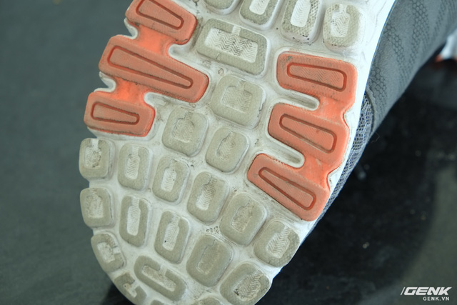 review chi tiet bitis hunter 3 cai tien nhieu nhung van chua an thua