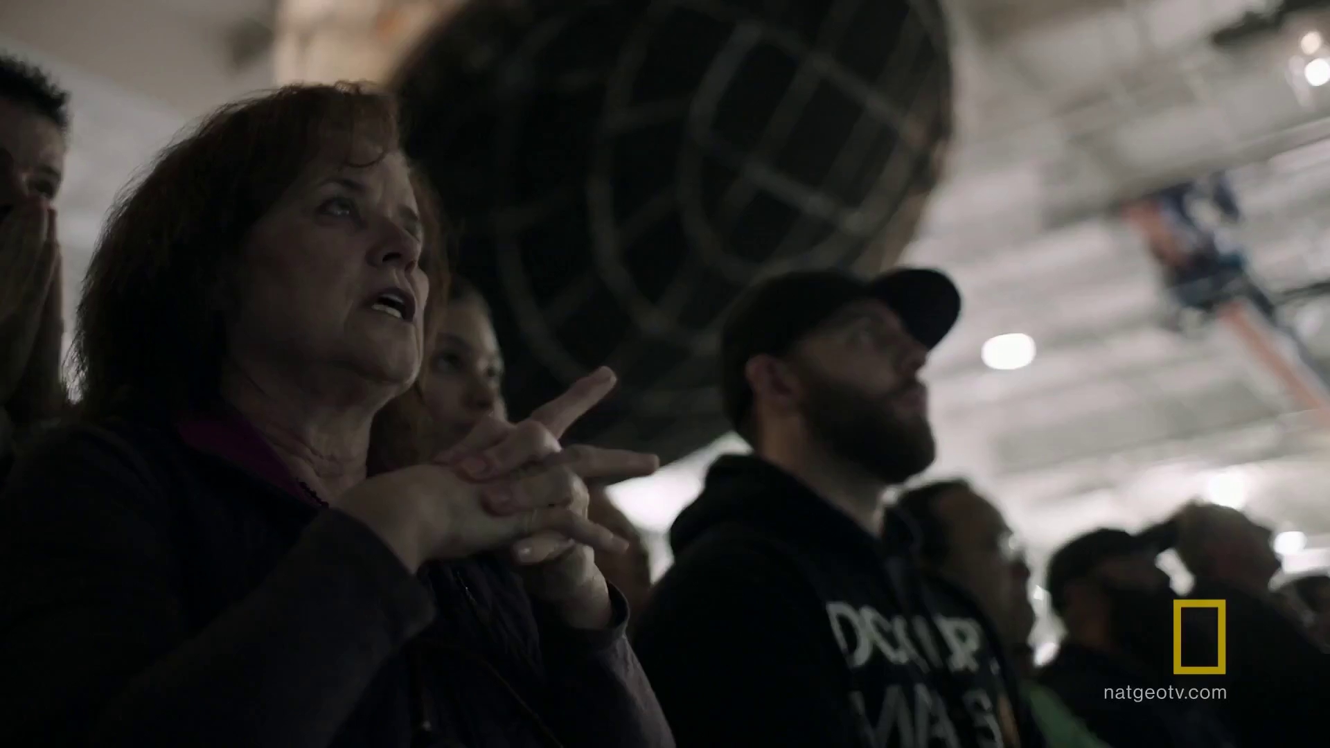 xem elon musk va 500 anh em suong run ban nguoi khi ten lua falcon 9 lan dau tien ha canh thanh cong