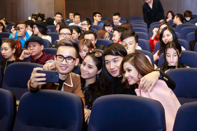 hang loat sao den chuc mung duong hoang yen ra mat phim ngan du chi la