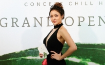 thuy top mac goi cam di xem trien lam anh cua nhac si quoc bao