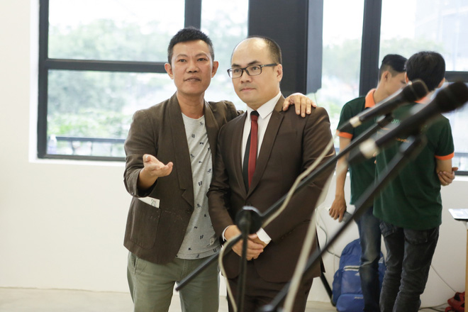 thuy top mac goi cam di xem trien lam anh cua nhac si quoc bao