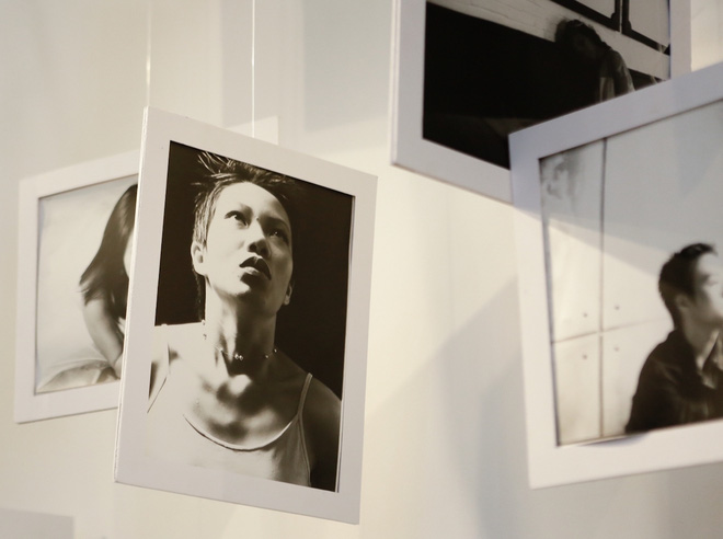 thuy top mac goi cam di xem trien lam anh cua nhac si quoc bao