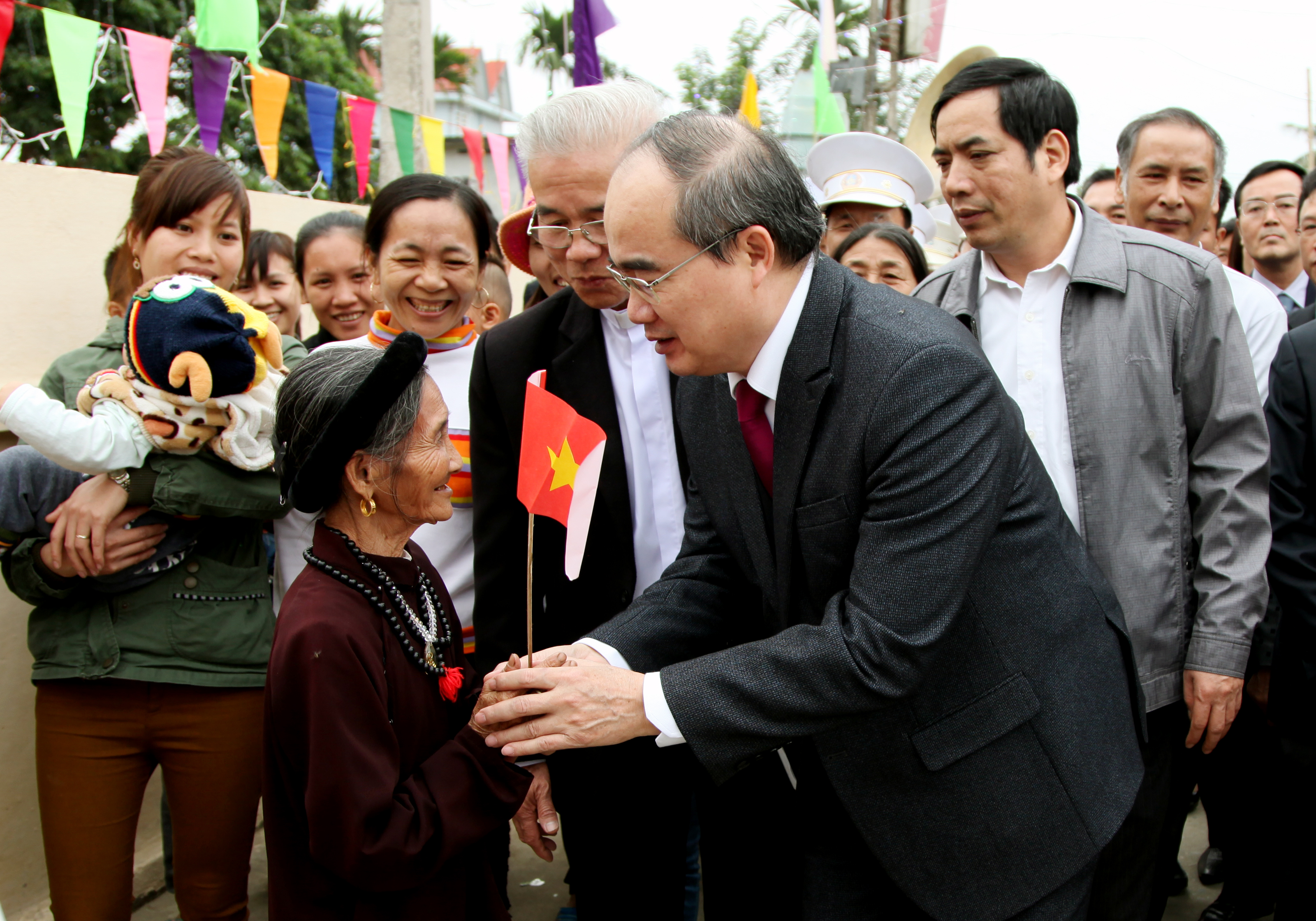hanh phuc cua dong bao cong giao la muc tieu cua dang nha nuoc viet nam