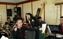 thanh lam ngoi le duoi dat tap nhac