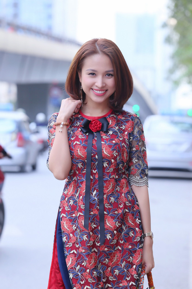 hoa hau bien thuy trang ngay cang xinh dep kieu sa