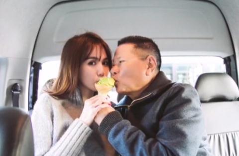 lo anh than mat cua ngoc trinh va ban trai ty phu 72 tuoi