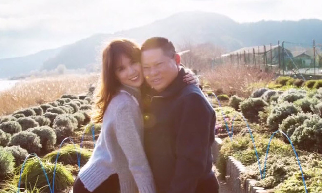 lo anh than mat cua ngoc trinh va ban trai ty phu 72 tuoi