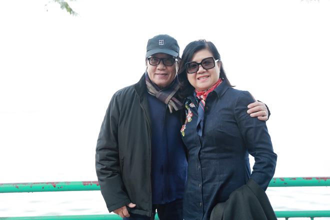 danh ca elvis phuong tranh thu dua vo di tham thu ha noi