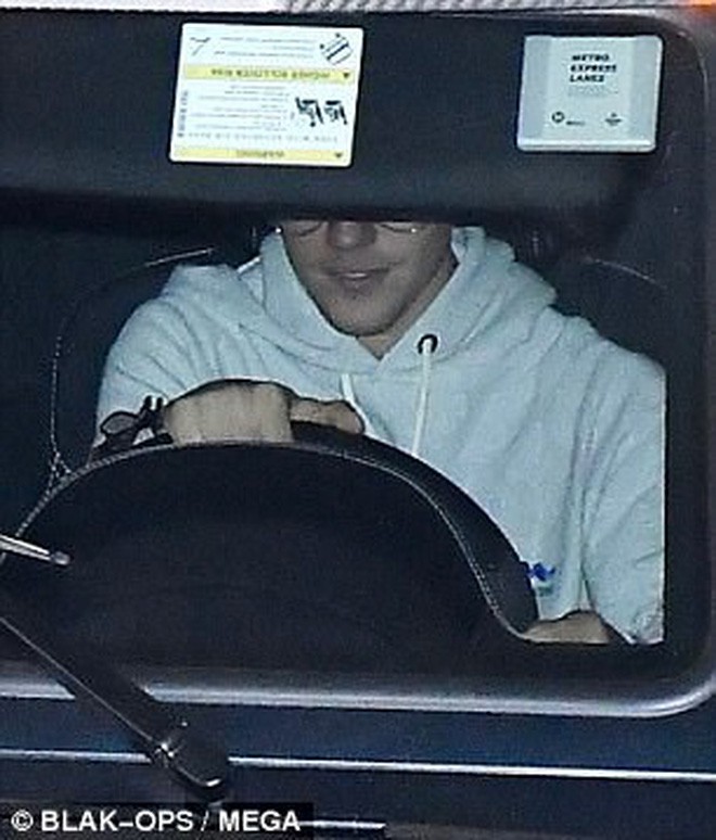 sau 1 tuan xa cach selena gomez va justin bieber sa vao long nhau ngot ngao trao nhau nhung nu hon