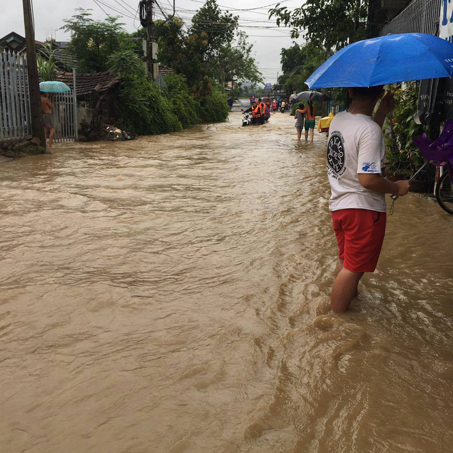 mua lon keo dai 2 ngay nhieu khu vuc tai thanh pho nha trang ngap sau