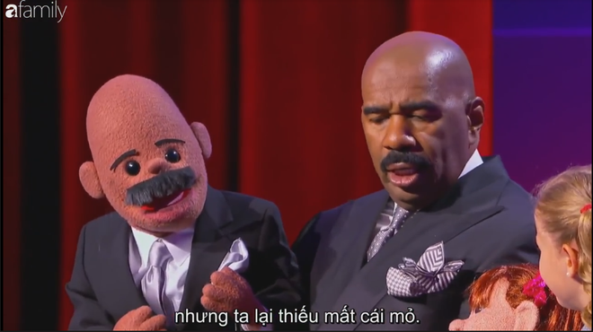 chi voi mot chu roi tren tay co be nay khien ca truong quay little big shots bai phuc