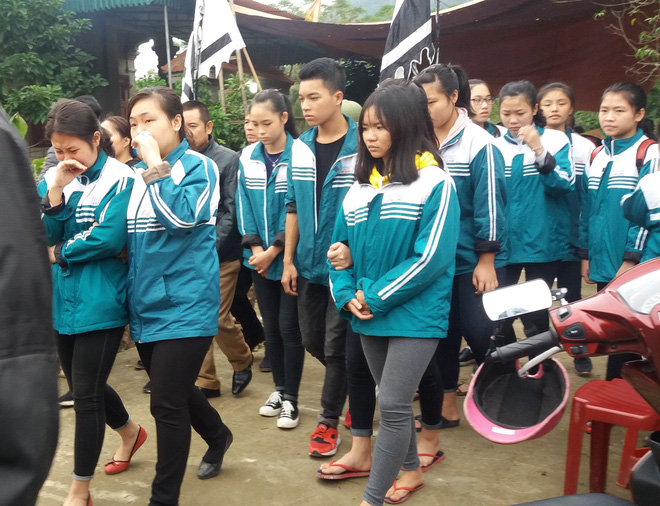 thanh nien 18 tuoi sat hai roi vut xac ban gai tren nui ham me lo de nen thuong no nan