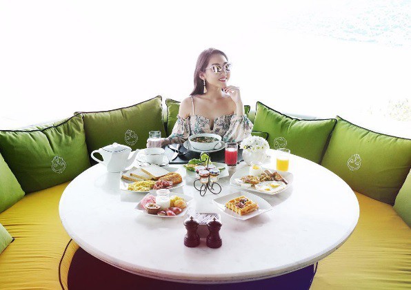 doi ban than hot nhat nhi viet nam vi vua la tieu thu la ngoc canh vang vua xinh dep nhieu tai nang