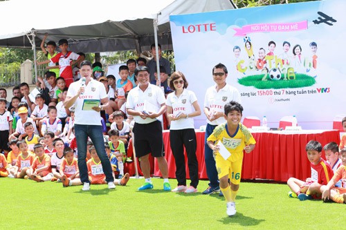 du bi vach tran thoi diem chup anh tu chiec ao song binh minh van khang dinh anh chup voi truong quynh anh la hau truong phim