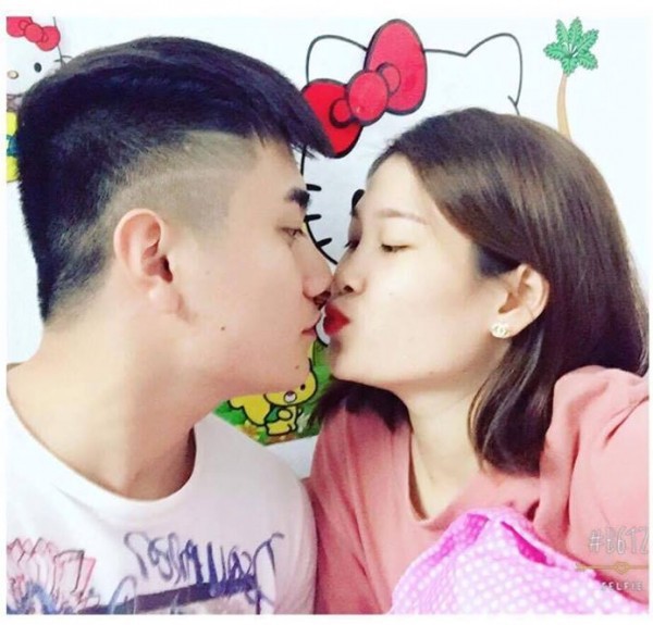 gap go thanh nien ten hong cong chua me hello kitty va da co ban gai