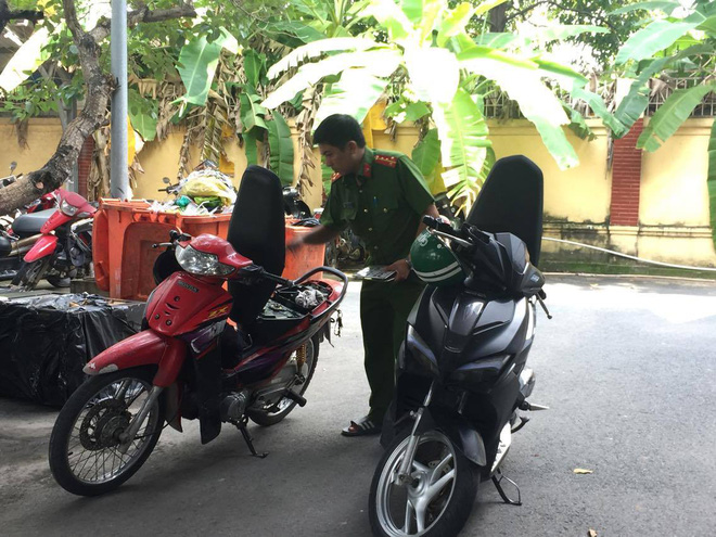 dan canh cuop xe cua tai xe grabbike xong 3 thanh nien phai bo xe may cua minh lai vi khong no may