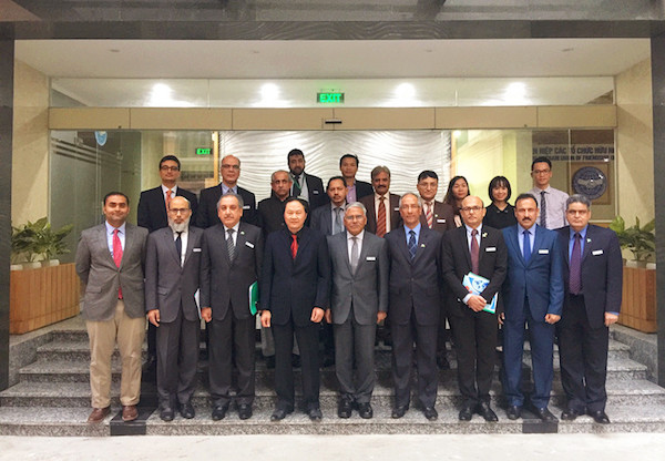 doan truong dai hoc quoc gia pakistan tham vufo