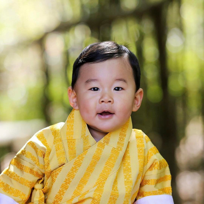 cuoc doi co tich cua hoang hau tre tuoi nhat the gioi 7 tuoi da duoc quoc vuong cau hon