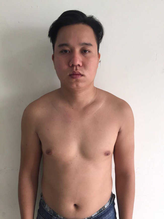 thanh nien dung dao sat hai thuc khach o sai gon khai vi cuon giay ve sinh