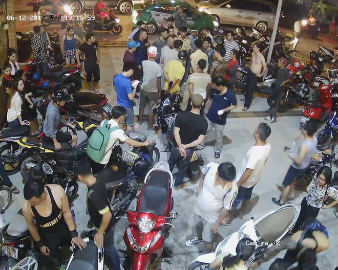 clip co gai thoat chet trong gang tac khi xe ban tai lao thang vao san phong gym