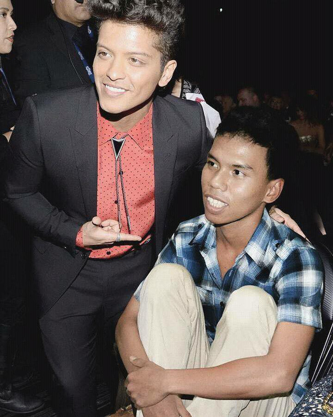 anh chang khuay dao cong dong mang tro thanh ban than cua bruno mars va justin bieber nho tai photoshop