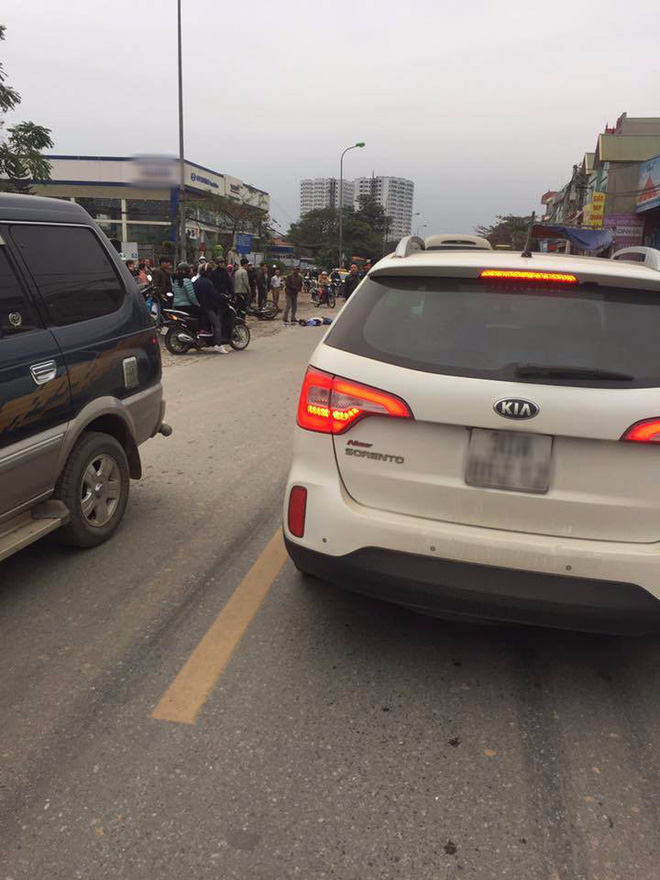 ha noi va cham giao thong nam thanh nien bi vang mat mot canh tay