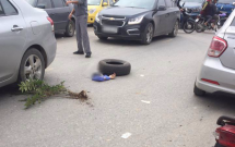 ha noi va cham giao thong nam thanh nien bi vang mat mot canh tay