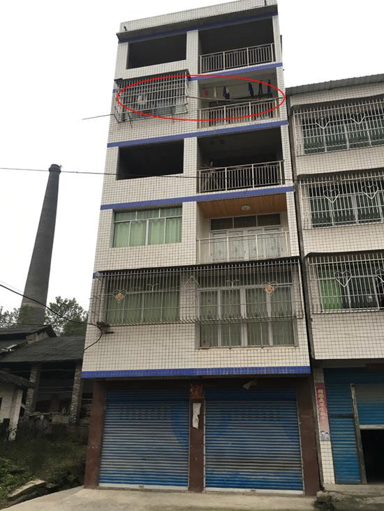 do bi quan ly qua nghiem nam sinh uu tu quan tri dung dao sat hai me de