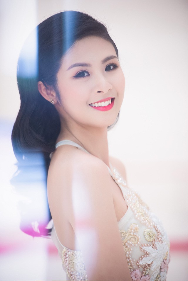 ky duyen ngoc han hanh trinh nu hoang scandal va tham hoa nhan sac buoc qua tham do day gai