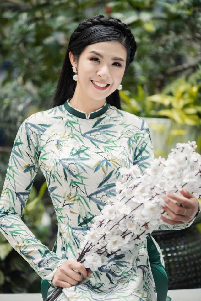 ky duyen ngoc han hanh trinh nu hoang scandal va tham hoa nhan sac buoc qua tham do day gai