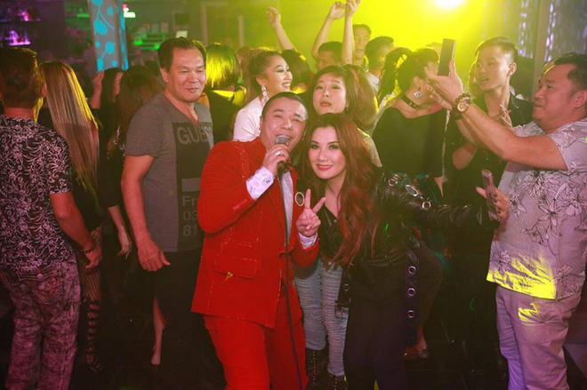 kasim hoang vu than thiet voi vo cu bang kieu trong buoi ra mat album tai my
