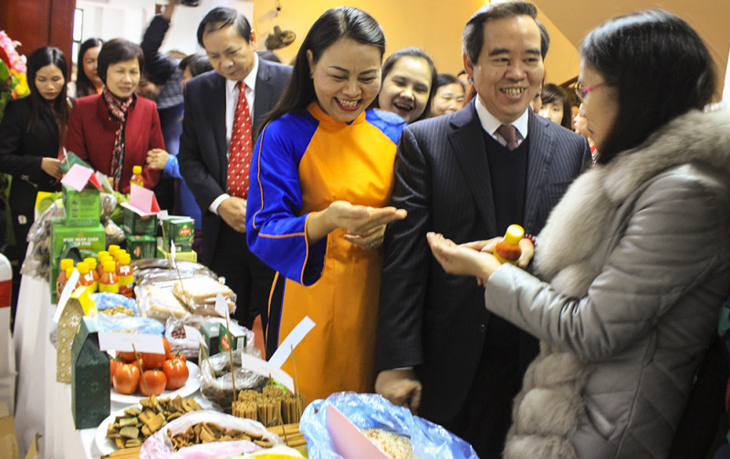 sang tao va ket noi chia khoa cua phu nu khoi nghiep