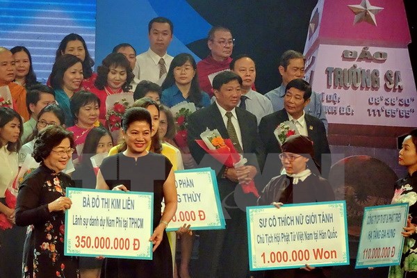 hon 15 ty dong gui den nguoi dan can bo va chien sy dao xa