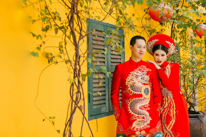 trang tran hanh phuc khi duoc ong xa viet kieu om hon tinh cam