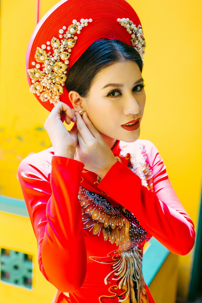 trang tran hanh phuc khi duoc ong xa viet kieu om hon tinh cam