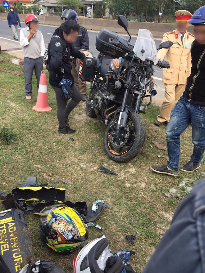 phuot thu sg ra hn mua motor dang chay xuyen viet ve thi dam phai con bo khien xe nat bet