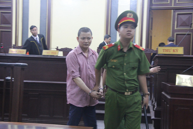 dim chet vo trong thung nuoc roi than nhien cho ve que an tang nguoi chong doi dien an tu hinh