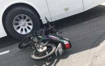 nha trang nga ra duong do tranh xe bon nguoi phu nu bi xe khach cuon vao gam thiet mang