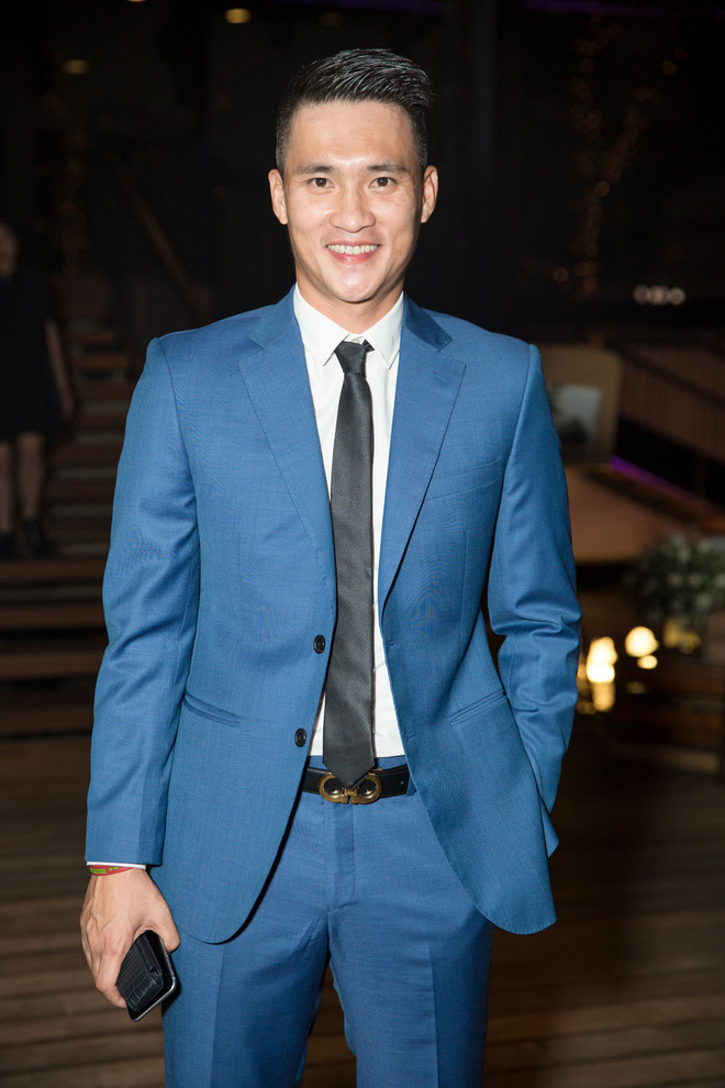 thuy tien an can chinh trang phuc cho cong vinh truoc dam dong